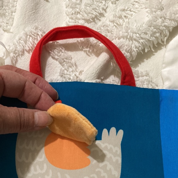 Play land, activity cloth, and like new condition - Picture 7 of 10